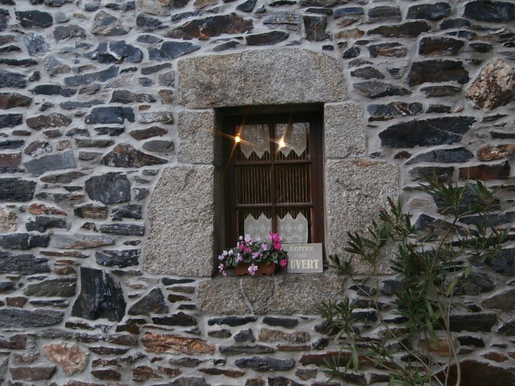 L'Apotheis Acomodação com café da manhã Saint-Thégonnec Exterior foto